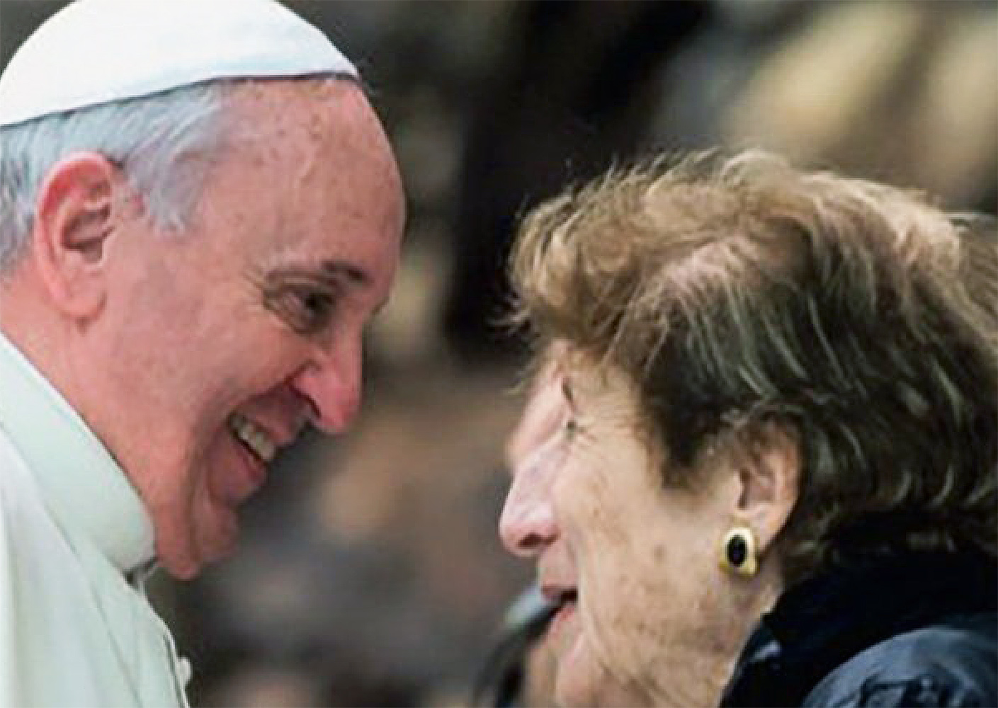 Carmen Hernández Chemin Néocatéchuménal avec le Pape François durant l'audience en 2016